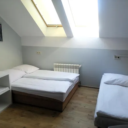 Manhattan بيلافه